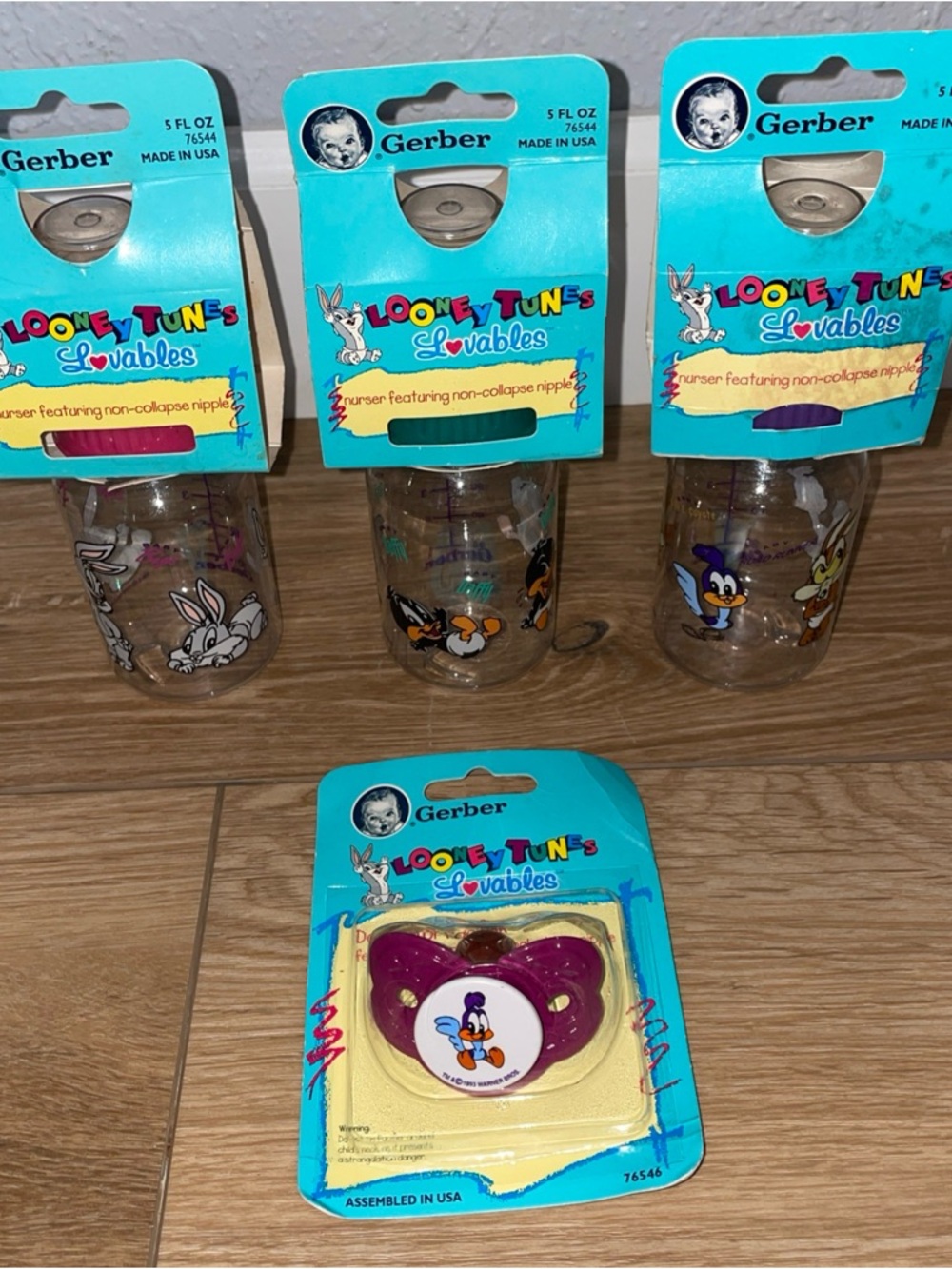 Vintage 1993-94 Gerber Looney Tunes Baby Bottle & Pacifier Lot NOS NEW